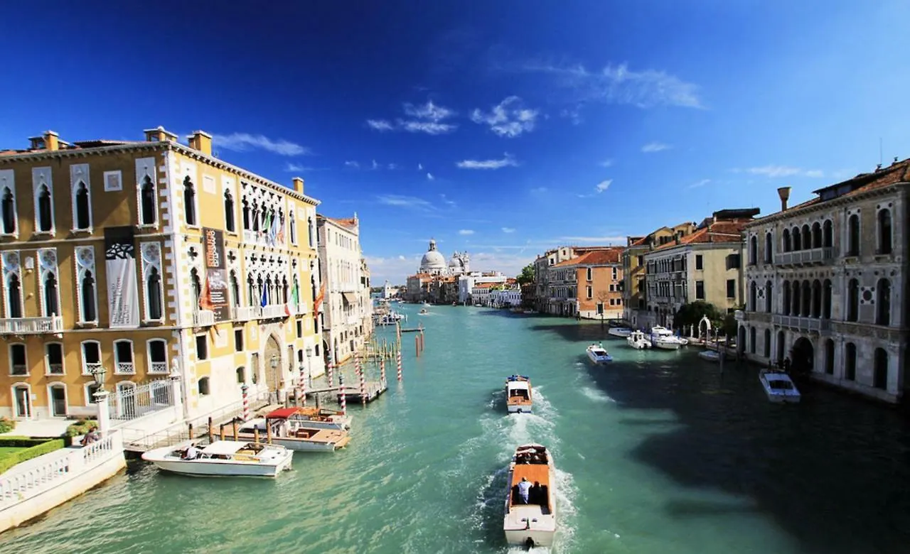 Ca Grimani Stunning View And Comfort Venice Apartment